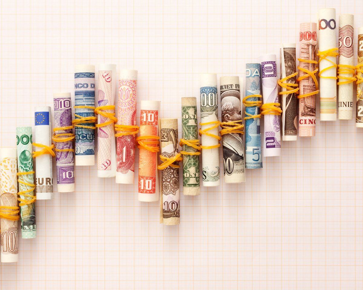 Read more about the article W jakiej walucie oszczędzać pieniądze?